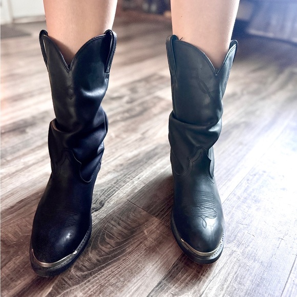Shyanne Shoes - Classic Black Leather Cowboy Boots Shyanne
